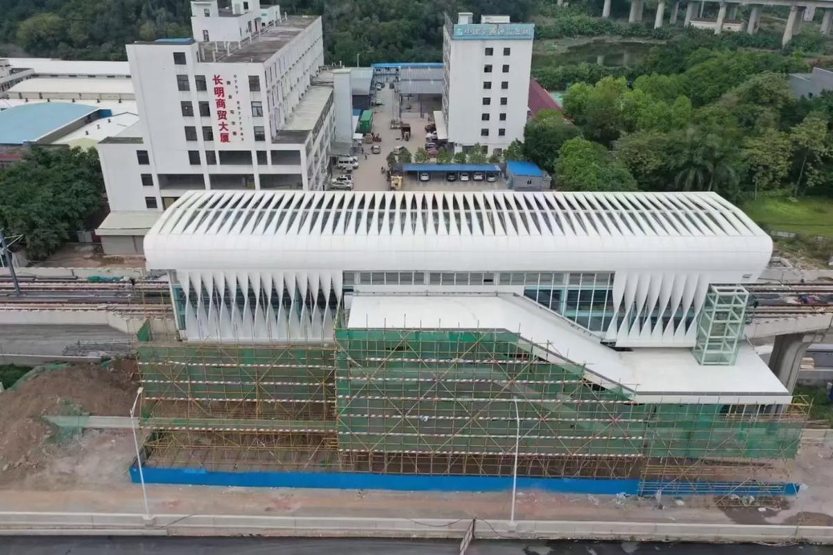 科技驱动未来:双曲铝单板应用走向智能.随着科技的不断进步,建